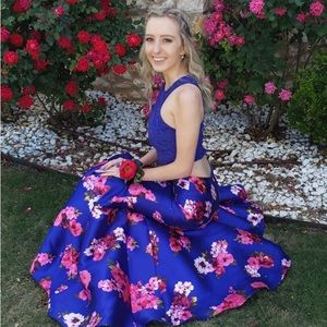 Floral and lace 2 piece set Prom Dress Size 1/2